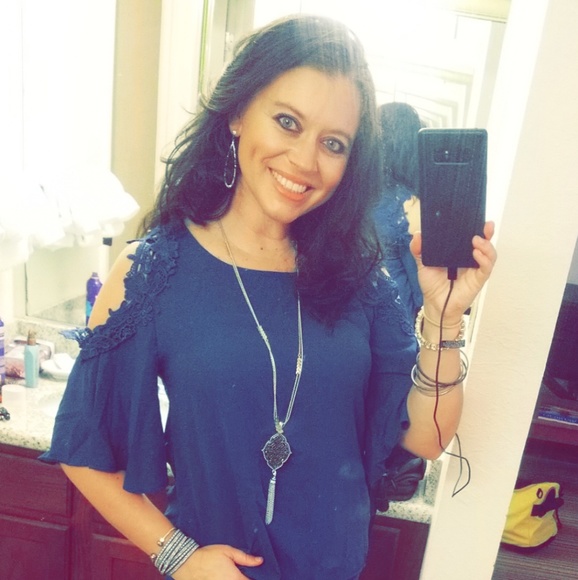 Meet your Posher, Krystal - Picture 2 of 2